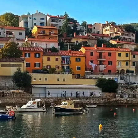 Διαμέρισμα Lucy *