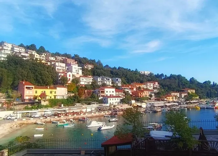 Lucy 아파트 라벡