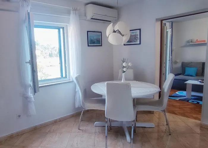 아파트 Lucy 라벡