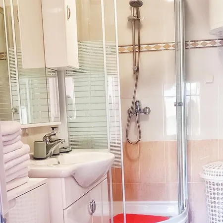 Lucy Апартаменты